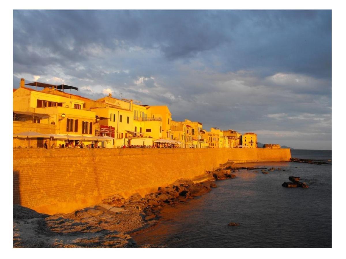 Appartamento In Centro Fronte Spiaggia Del Lido Con Terrazza Vista Mare E Wi-Fi Альгеро Экстерьер фото